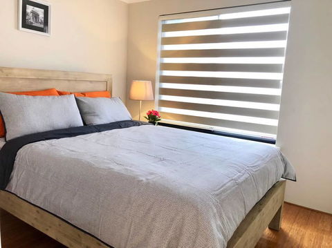 Highgate Modern Home (4 Mins To Perth City) - Mackay Tourism 9