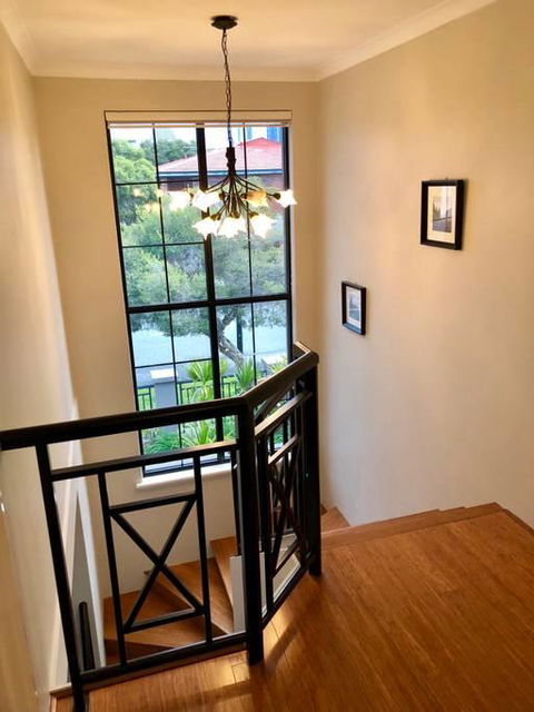 Highgate Modern Home (4 Mins To Perth City) - Mackay Tourism 17