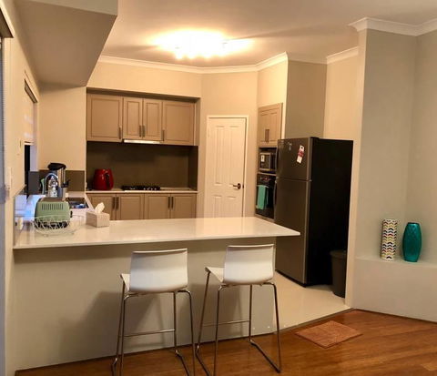 Highgate Modern Home (4 Mins To Perth City) - Mackay Tourism 3