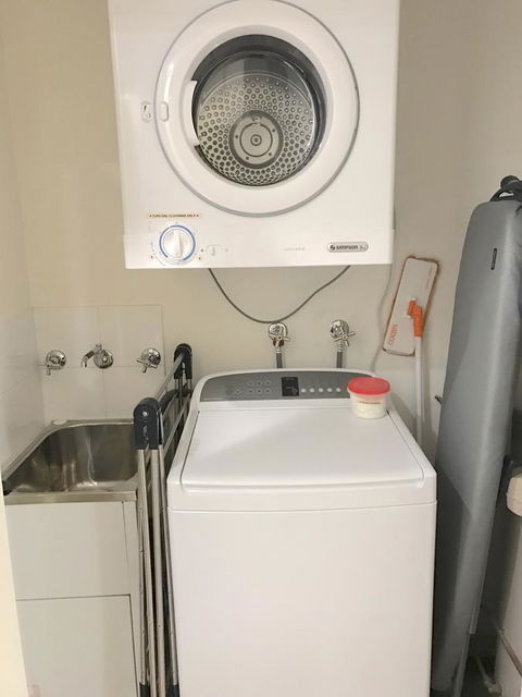 Arcus Apartment - Mackay Tourism 13