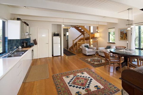 Orion Studio With Ocean Views - Mackay Tourism 0