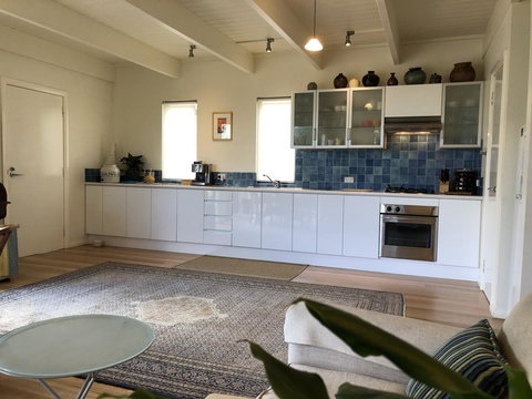 Orion Studio With Ocean Views - Mackay Tourism 4