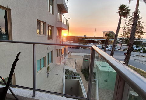 Sandcastles Beachfront Luxury Retreat Apartment - Mackay Tourism 19