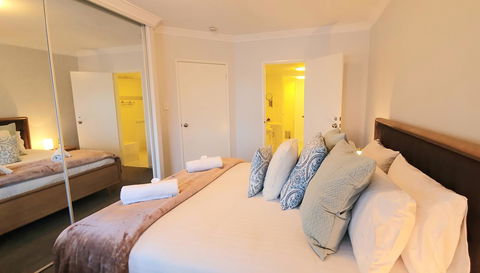 Sandcastles Beachfront Luxury Retreat Apartment - Mackay Tourism 10