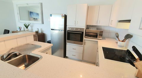 Sandcastles Beachfront Luxury Retreat Apartment - Mackay Tourism 23