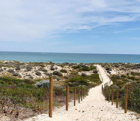 Sandcastles Beachfront Luxury Retreat Apartment - Mackay Tourism 26