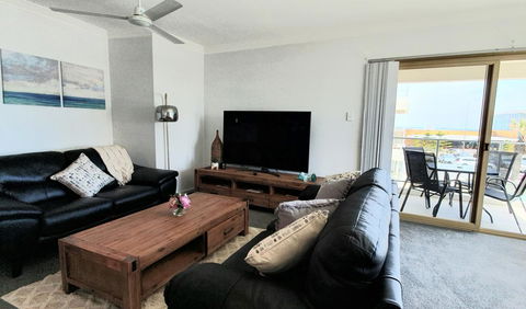 Sandcastles Beachfront Luxury Retreat Apartment - Mackay Tourism 29