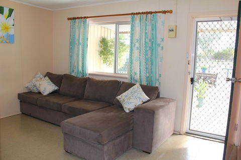Jurien Beachfront Holiday Units - Mackay Tourism 7