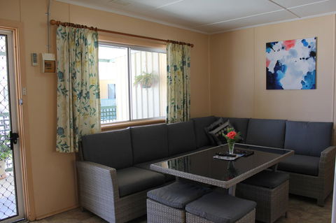 Jurien Beachfront Holiday Units - Mackay Tourism 4