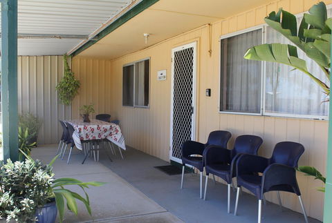Jurien Beachfront Holiday Units - Mackay Tourism 1