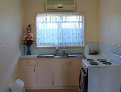 Jurien Beachfront Holiday Units - Mackay Tourism 19