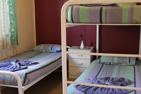 Jurien Beachfront Holiday Units - Mackay Tourism 14