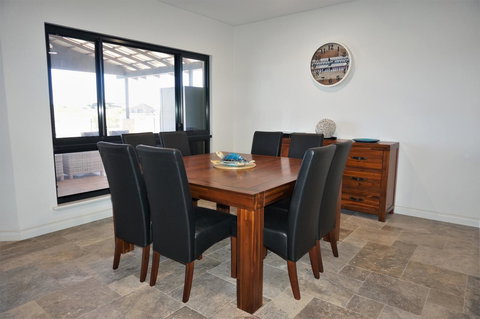 27 Corella Court - Mackay Tourism 5