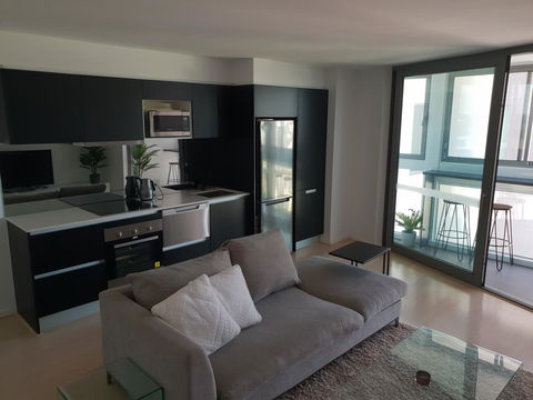 Modern Northbridge Apartment - Mackay Tourism 7