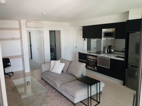 Modern Northbridge Apartment - Mackay Tourism 8