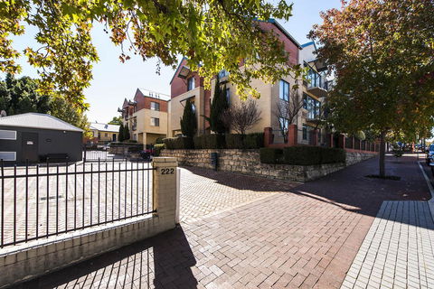 Subiaco Village - 34 - Mackay Tourism 17
