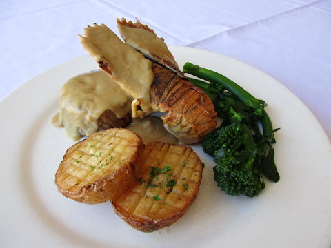 Hospitality Carnarvon, SureStay Collection By Best Western - Mackay Tourism 23