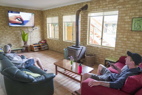 Lancelin Lodge - Mackay Tourism 4