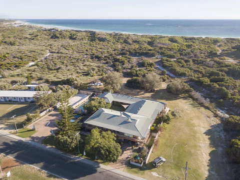 Lancelin Lodge - Mackay Tourism 12