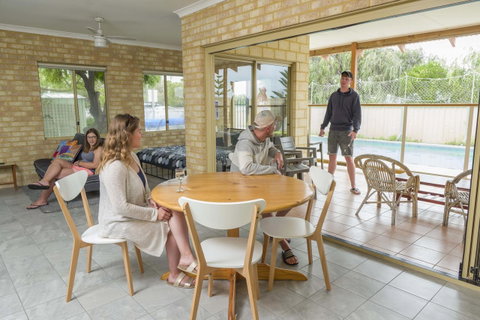 Lancelin Lodge - Mackay Tourism 25