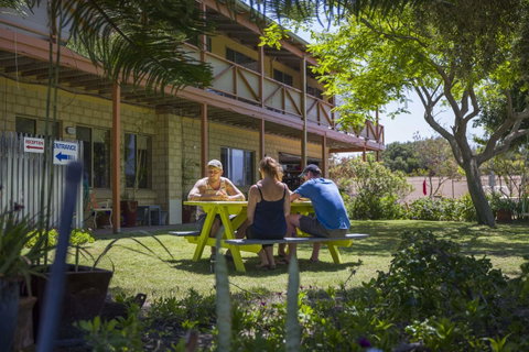 Lancelin Lodge - Mackay Tourism 13
