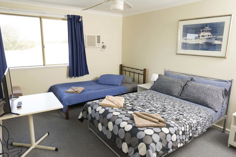 Lancelin Lodge - Mackay Tourism 31