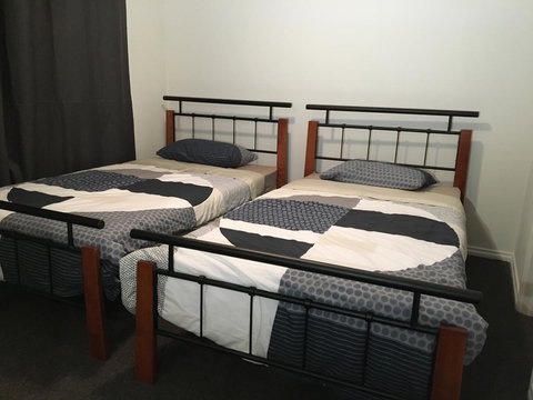 Apartment In Queens Park - Mackay Tourism 1