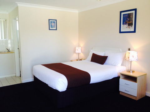 Cervantes Pinnacles Motel - Mackay Tourism 8