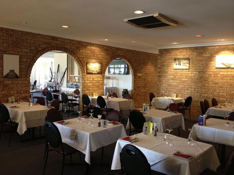 Cervantes Pinnacles Motel - Mackay Tourism 10