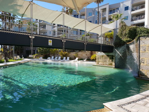 Scarborough - Oceanview 2 Bed, 2 Bathroom Apartment - Mackay Tourism 9