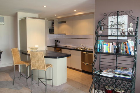 Scarborough - Oceanview 2 Bed, 2 Bathroom Apartment - Mackay Tourism 11