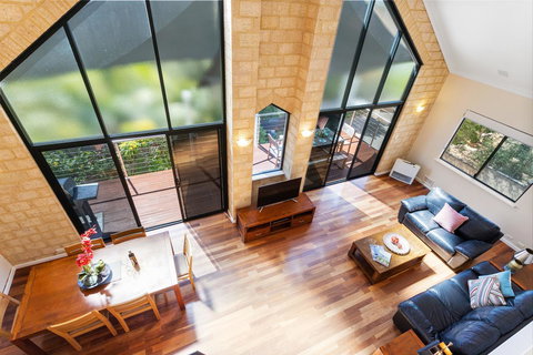 Swanview Ardross Shortstays - Mackay Tourism 0