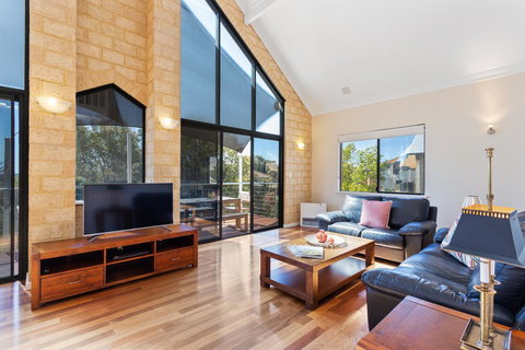 Swanview Ardross Shortstays - Mackay Tourism 2