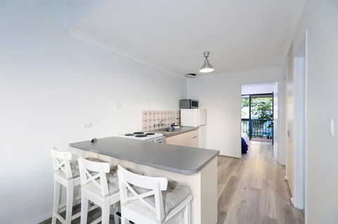 West Beach Lagoon 221 - Stylish Apartment! - Mackay Tourism 7