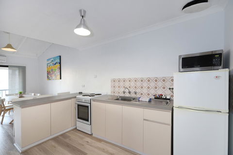 West Beach Lagoon 221 - Stylish Apartment! - Mackay Tourism 6