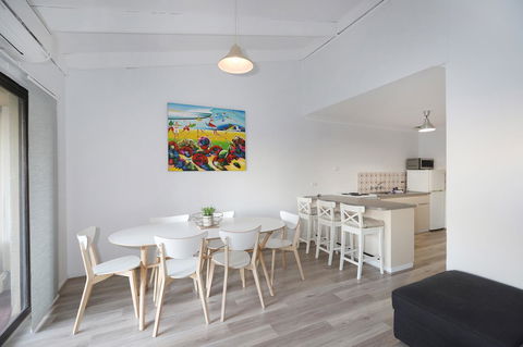 West Beach Lagoon 221 - Stylish Apartment! - Mackay Tourism 8