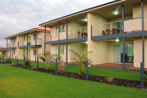 Pinnacles Edge Resort - Mackay Tourism 22