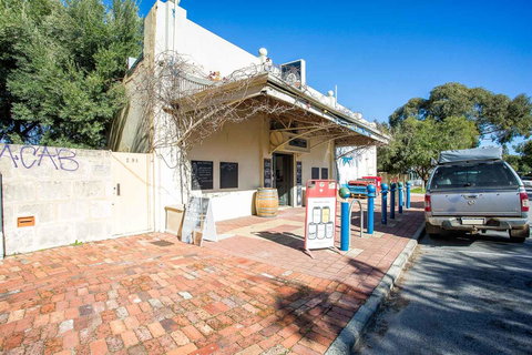 Fremantle Coastal Stay - 1 Bedroom Central Apartment - Mackay Tourism 12