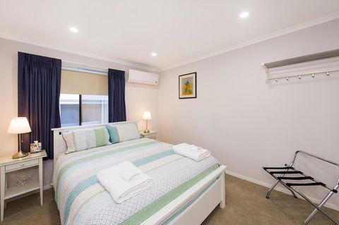 North Beach BnB - Mackay Tourism 21