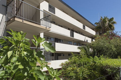 Studio 204 With Harbour, Ocean And Sunset Views From The Balcony - Mackay Tourism 26