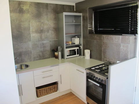 Studio 204 With Harbour, Ocean And Sunset Views From The Balcony - Mackay Tourism 20