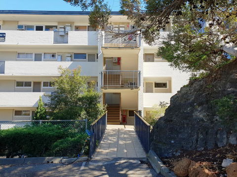 Studio 204 With Harbour, Ocean And Sunset Views From The Balcony - Mackay Tourism 17