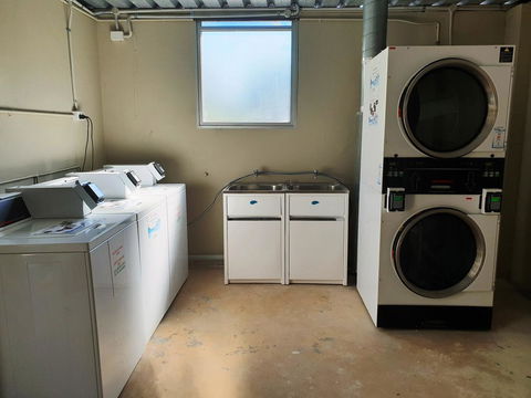 Studio 204 With Harbour, Ocean And Sunset Views From The Balcony - Mackay Tourism 24