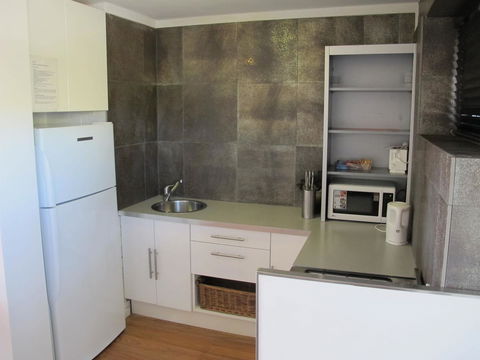 Studio 204 With Harbour, Ocean And Sunset Views From The Balcony - Mackay Tourism 2