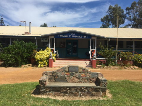 Esperance YHA - Mackay Tourism 6