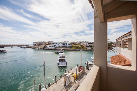 The Marina Hotel - Mindarie - Mackay Tourism 2