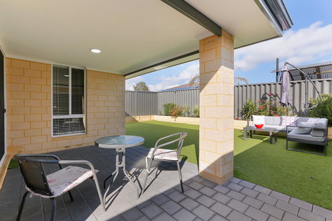 Perth Comfy Stays - Mackay Tourism 11