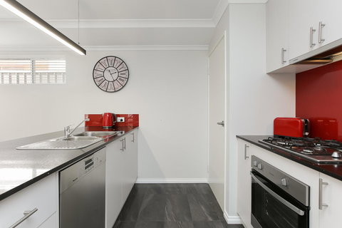 Perth Comfy Stays - Mackay Tourism 15