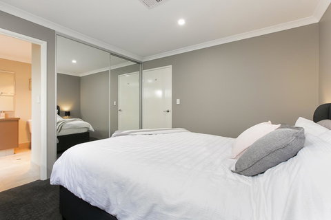 Perth Comfy Stays - Mackay Tourism 25