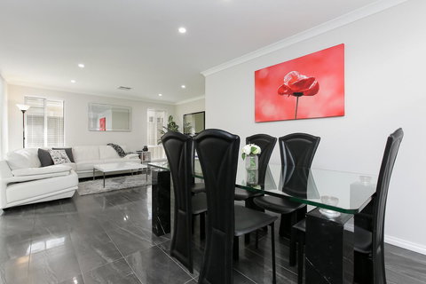 Perth Comfy Stays - Mackay Tourism 19